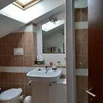 Prestigioso Con Piscina דירה